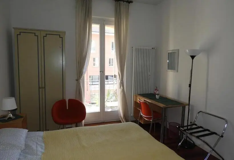 اتاق استاندارد با سرویس بهداشتی مشترک, Rooms Al Festival