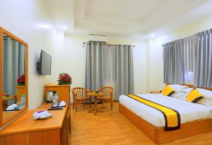 اتاق لوکس, Glorious Monywa