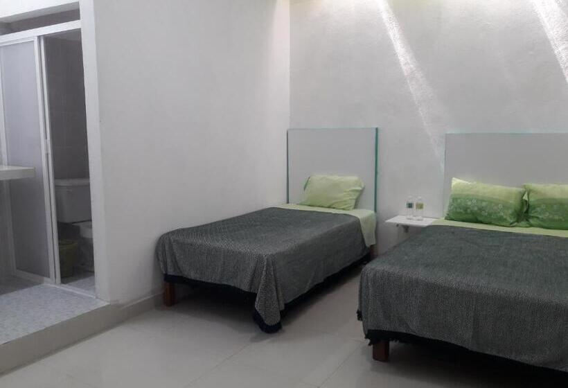 غرفة قياسية ثلاثية, Oaxaquita La Bella