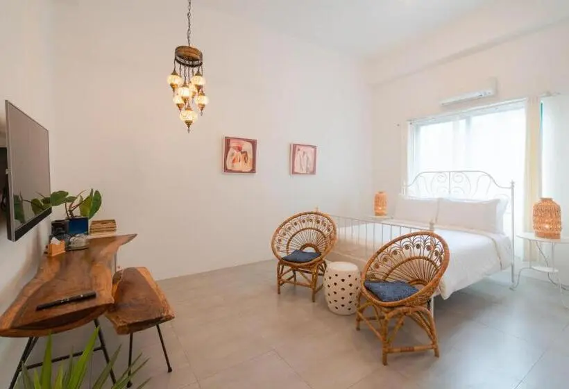 Superior Room, Hop Hostel