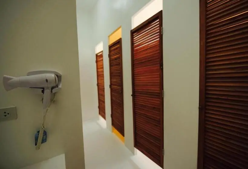 Economy Quadruple Room, Hop Hostel