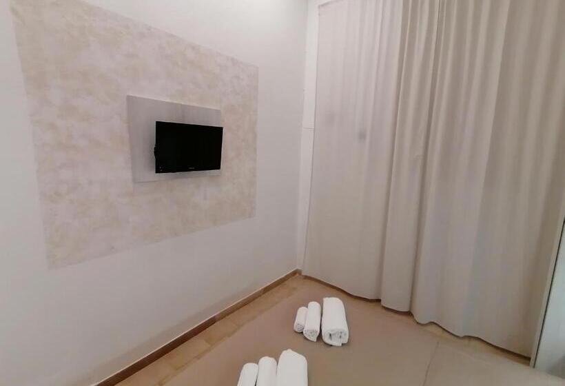 اتاق لوکس, Cilene