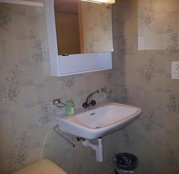 패밀리 룸, Restaurant Linde