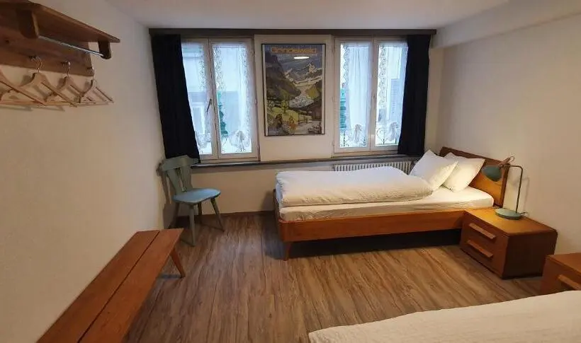 スタンダードシティビュールーム, The Aarburg Hotel & Café