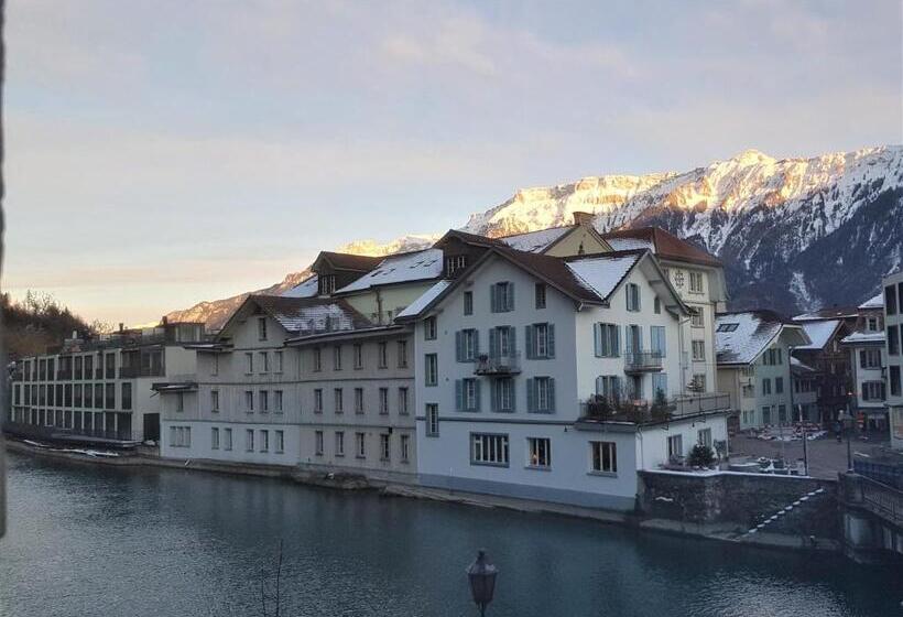 اتاق استاندارد با چشم‌انداز کوهستان, The Aarburg Hotel & Café