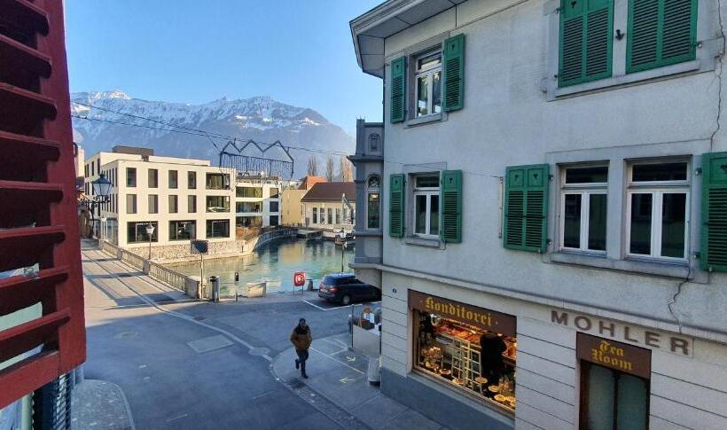 اتاق استاندارد, The Aarburg Hotel & Café