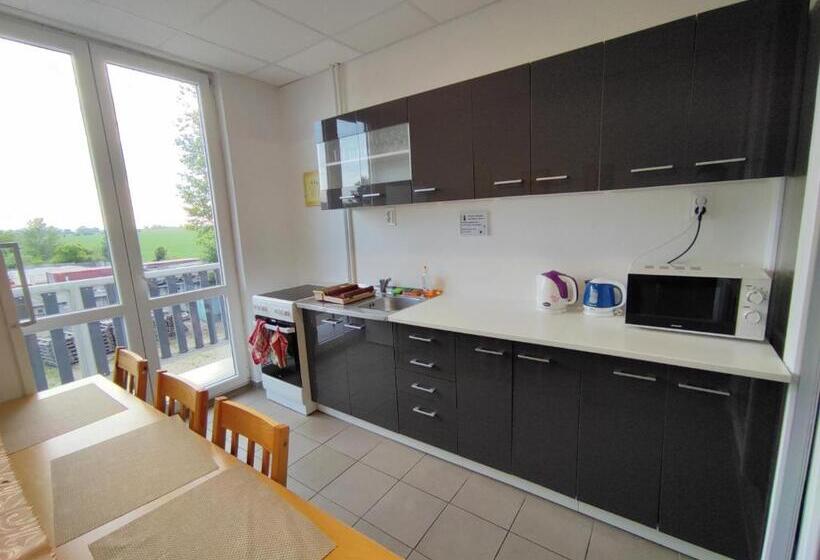 スーペリアスタジオ, Slobi