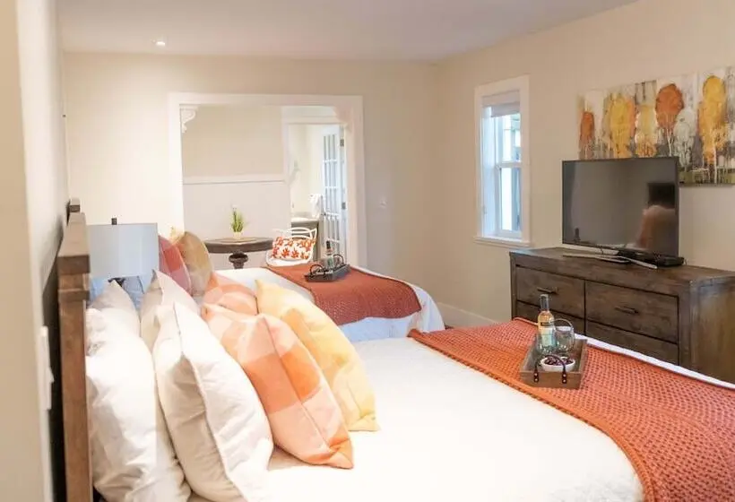 سوییت, Kelowna Bed And Breakfast