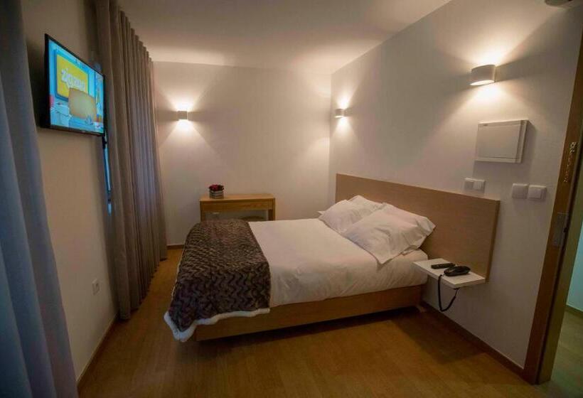 اتاق استاندارد, Baixa