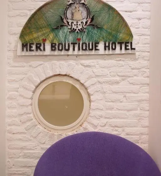 اتاق اکونومی, Meri Boutique