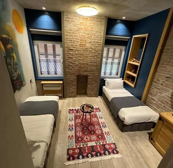 سوییت جونیور, Meri Boutique