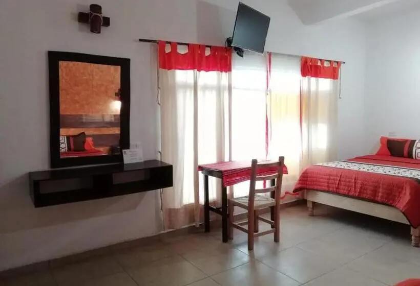 اتاق ساده سه‌ نفره, Kali Huasteca Posada
