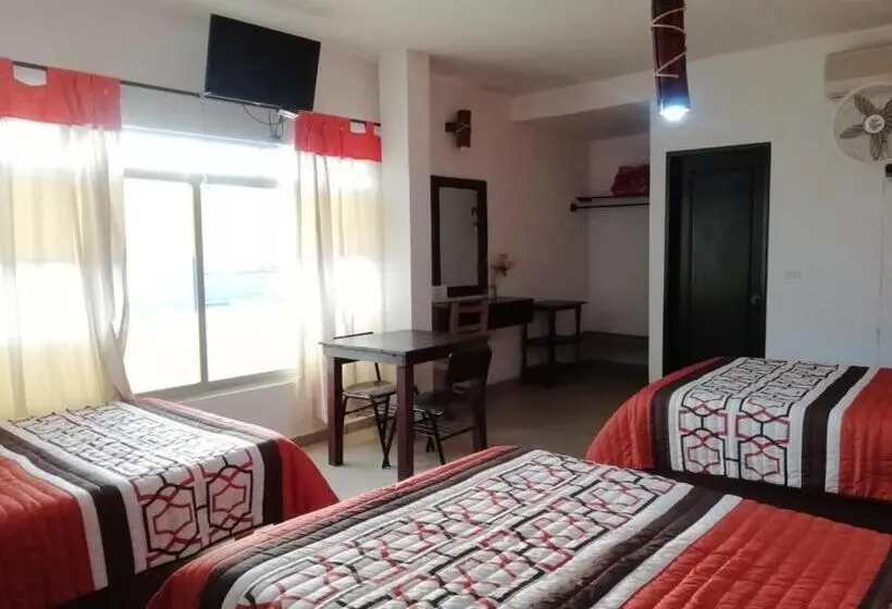 اتاق ساده سه‌ نفره, Kali Huasteca Posada