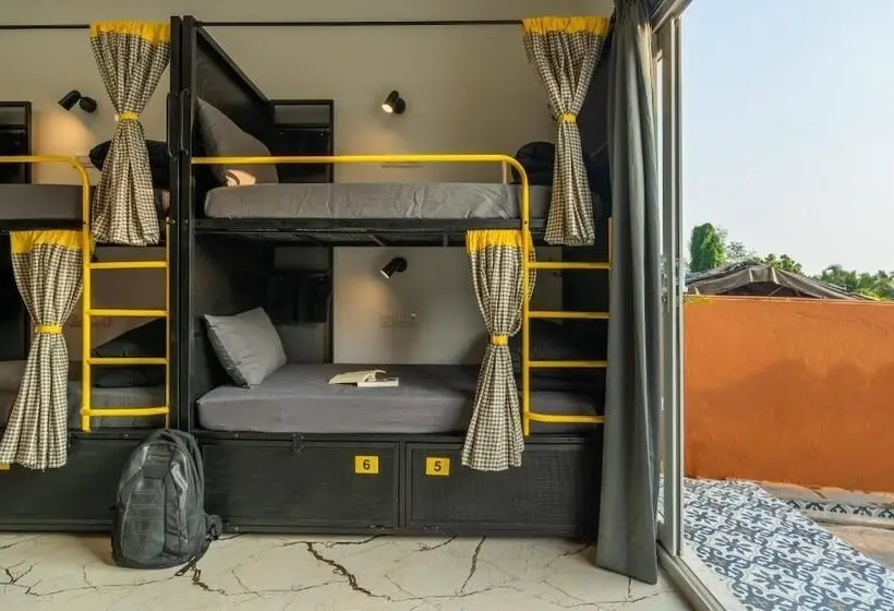 ルームシェアのワンベッド, The Hosteller Goa, Mandrem