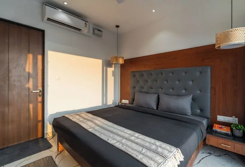 オーシャンビューデラックスルームバルコニー付き, The Hosteller Goa, Mandrem