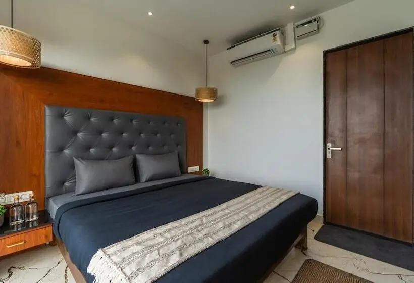 オーシャンビューデラックスルームバルコニー付き, The Hosteller Goa, Mandrem