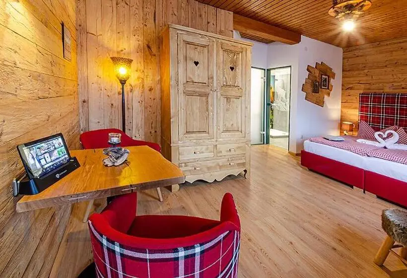 バルコニー付きデラックスルーム, Almhotel Grünsteinblick