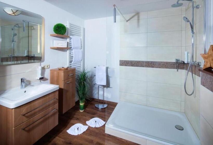 Superior suite with balcony, Almhotel Grünsteinblick