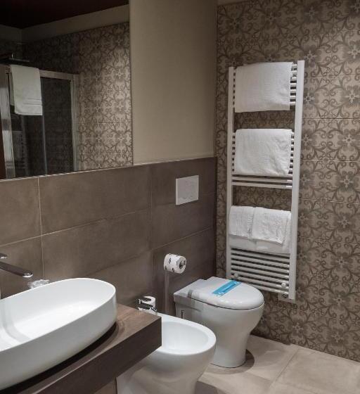 اتاق لوکس با چشمانداز, Letto A Castello