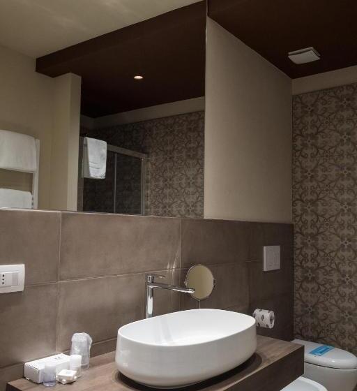 اتاق لوکس با چشمانداز شهر, Letto A Castello