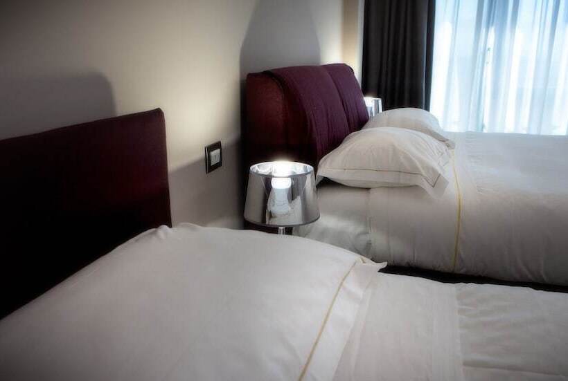 غرفة قياسية ثلاثية, Principessa Mafalda