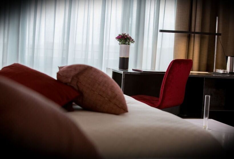 غرفة قياسية ثلاثية, Principessa Mafalda