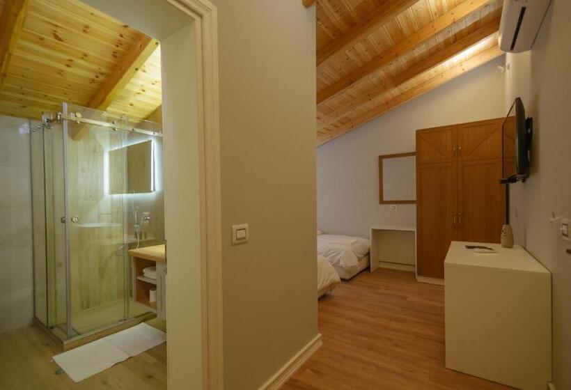 バルコニー付きデラックスルーム, Villa Ester