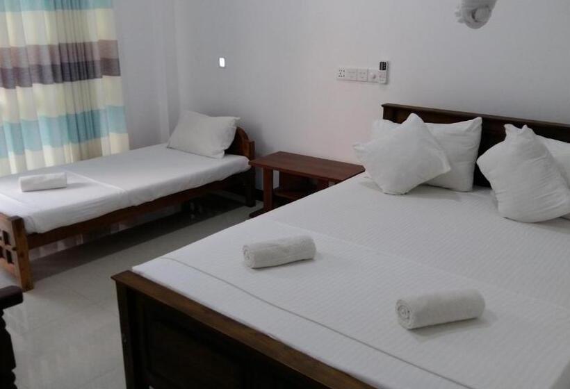 Deluxe Kolmen Hengen Huone, Butterfly Homestead