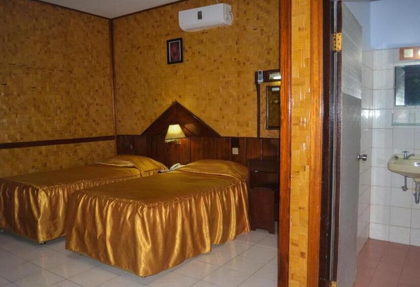 Номер Deluxe, Indra Toraja