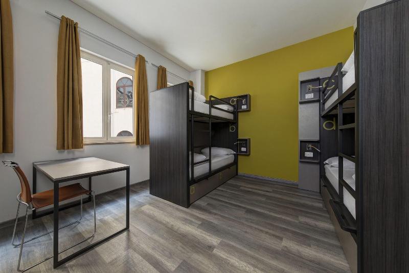 Letto in Camera Condivisa, The Romehello