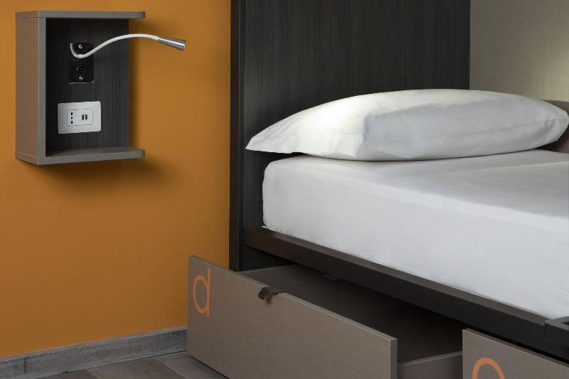 Letto in Camera Condivisa, The Romehello