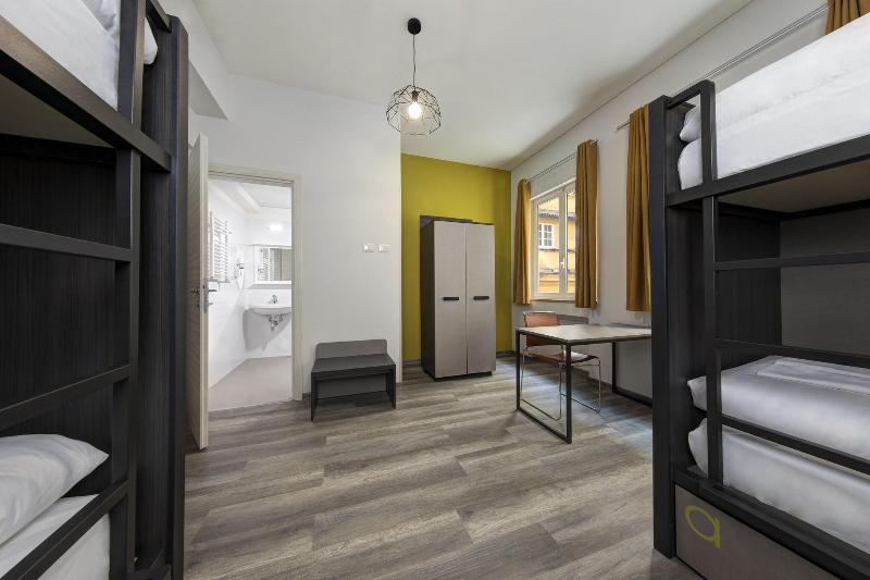 Letto in Camera Condivisa, The Romehello