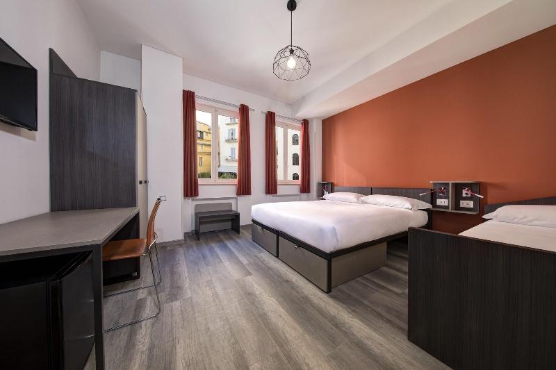 Camera Tripla Standard, The Romehello