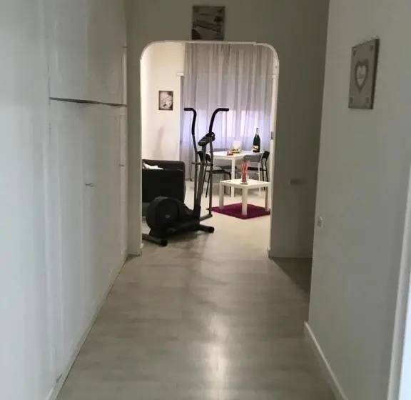 デラックスルーム, Alex's Home