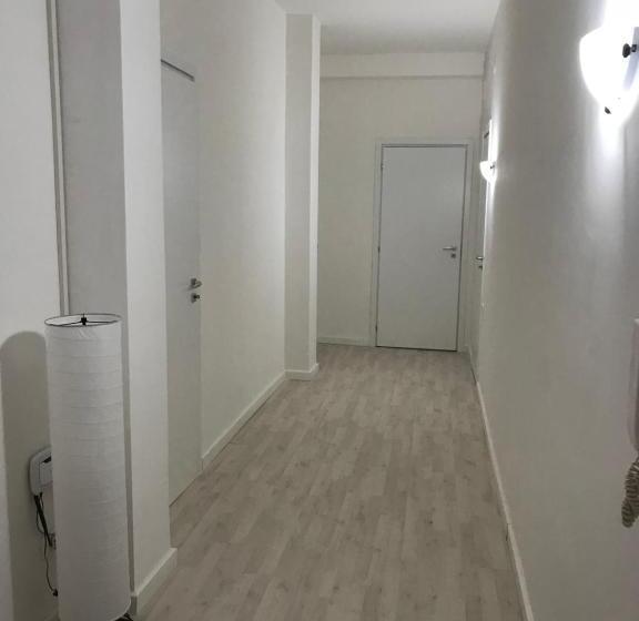 Номер Deluxe, Alex's Home