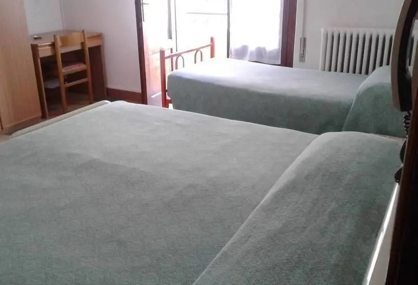 Standard Kolmen Hengen Huone, Conca D Oro