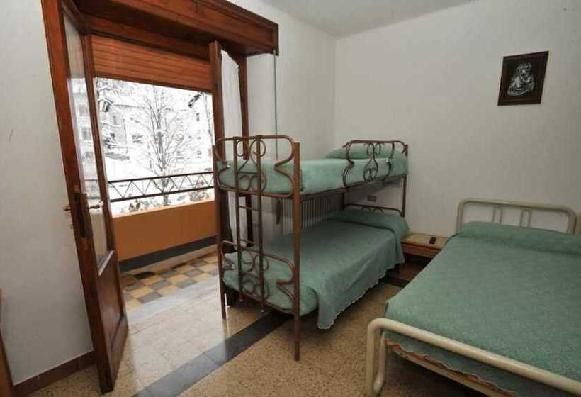 חדר סטנדרט לארבעה, Conca D Oro