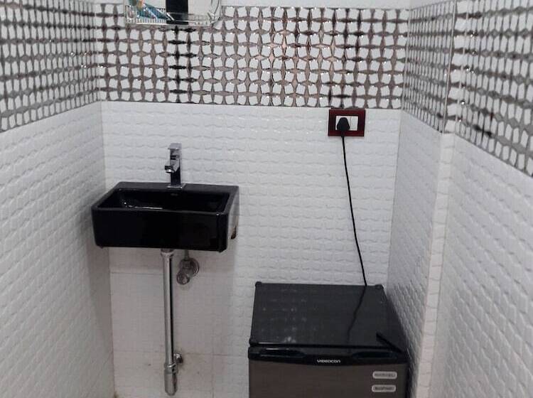 Chambre Deluxe, Janata