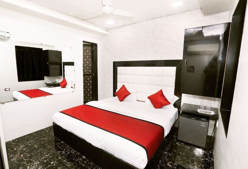 Chambre Deluxe, Janata