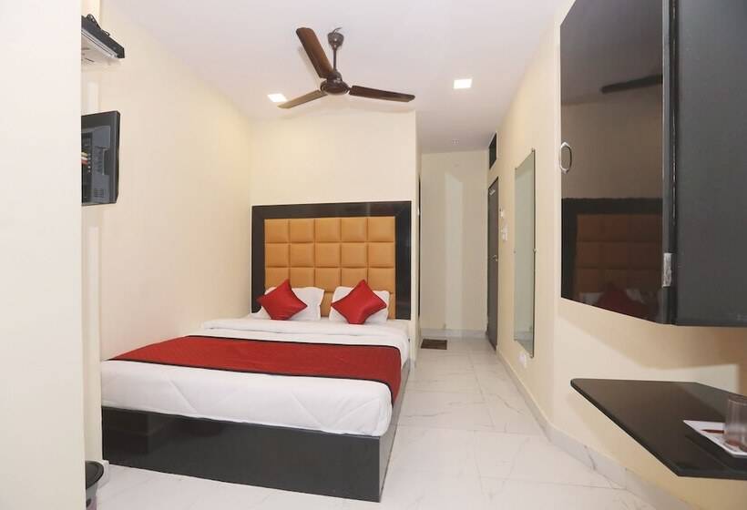 Chambre Triple Deluxe, Janata