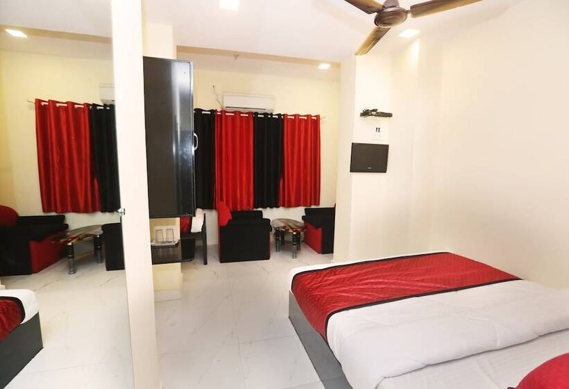 Chambre Triple Deluxe, Janata