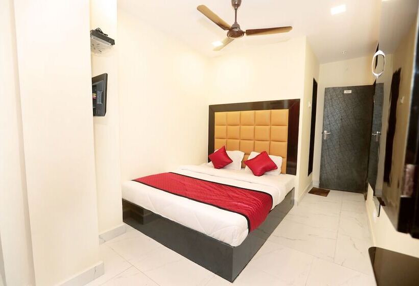 Chambre Triple Deluxe, Janata