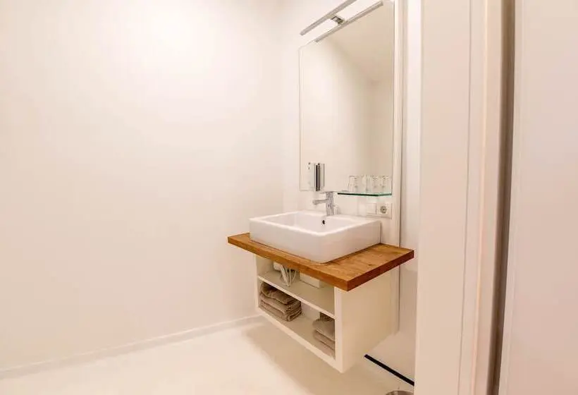 デラックススタジオ, Shome Hotel Graz Self Check In & Free Parking