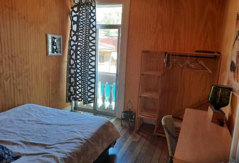 اتاق استاندارد با سرویس بهداشتی مشترک, Casa Elias Valpo   Hostel