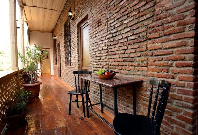 اتاق اکونومی, Atlant