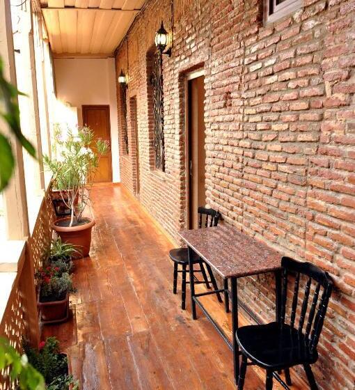 اتاق اکونومی, Atlant