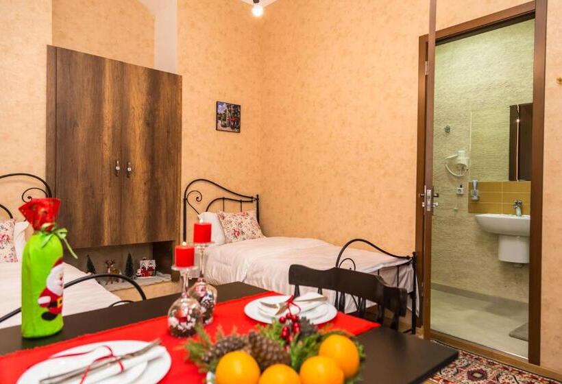اتاق اکونومی, Atlant
