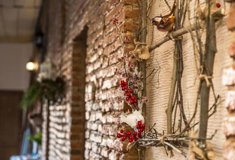 اتاق کلاسیک سه تخته, Atlant