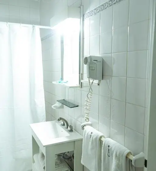 Standard Kolmen Hengen Huone, Green