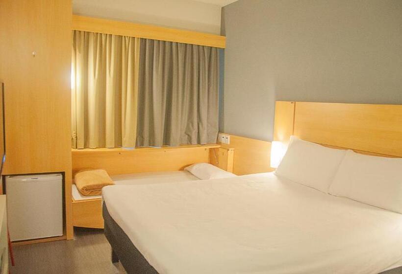 Номер Стандарт, Ibis Montenegro